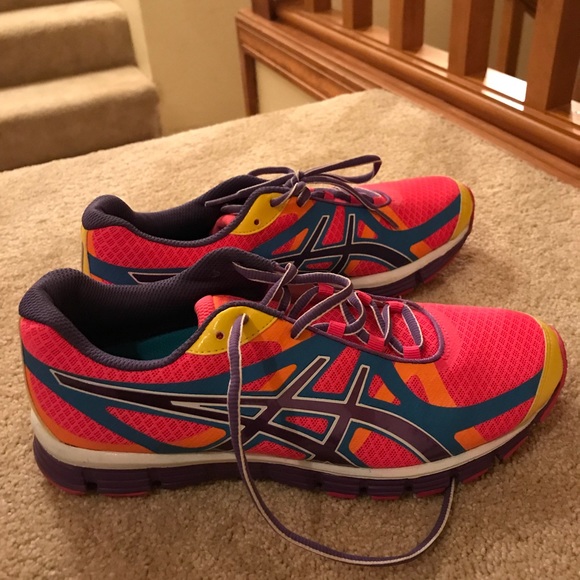 bright pink asics